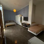 Chez Deca بيت ضيافة 4*