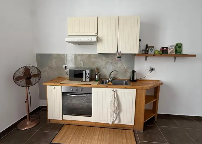 بيت ضيافة Chez Deca نابولي